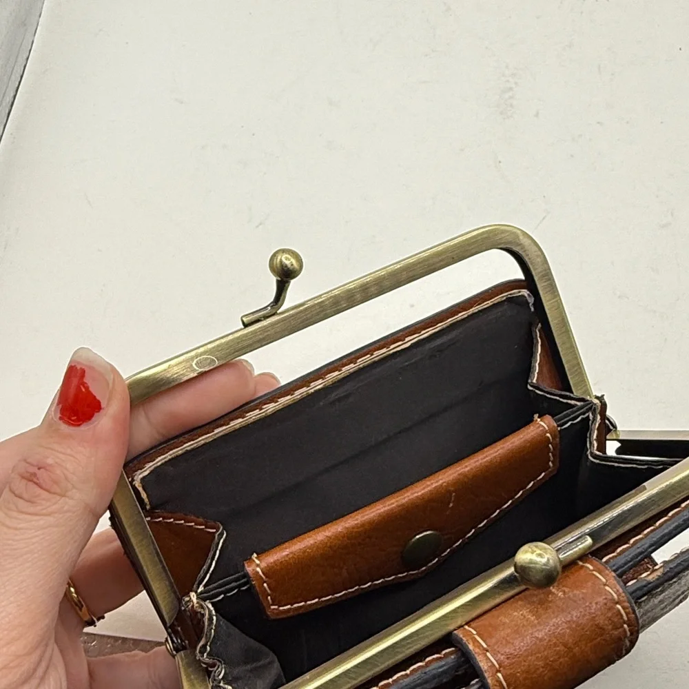 Patricia Nash Iberia Wallet ID Card Holder Kiss Lock Floral Yellow Black Leather - Picture 13 of 16